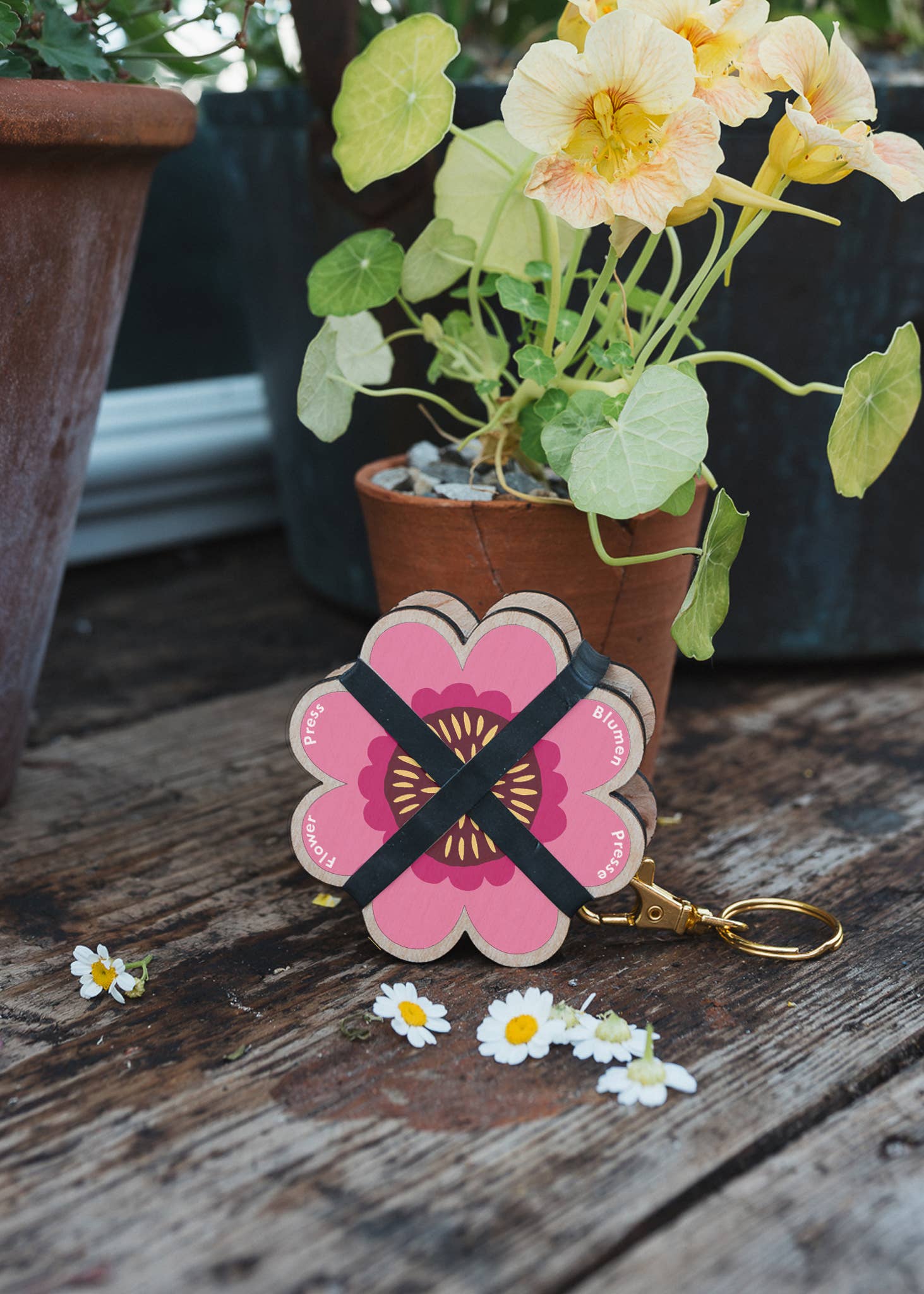 Keyring Flower Press - Pinks &amp; Blues