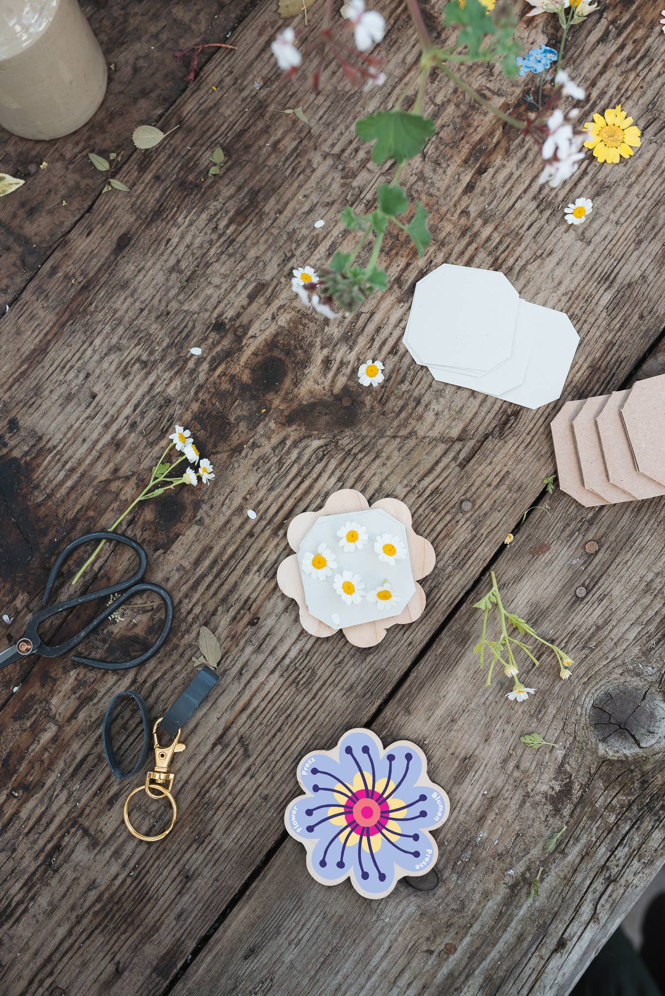 Keyring Flower Press - Pinks &amp; Blues