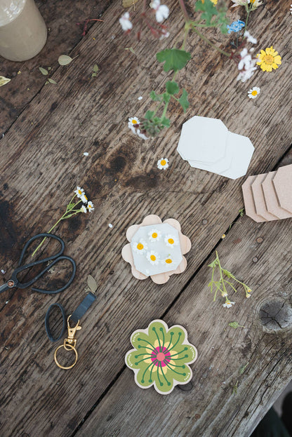 Keyring Flower Press - Greens &amp; Yellows